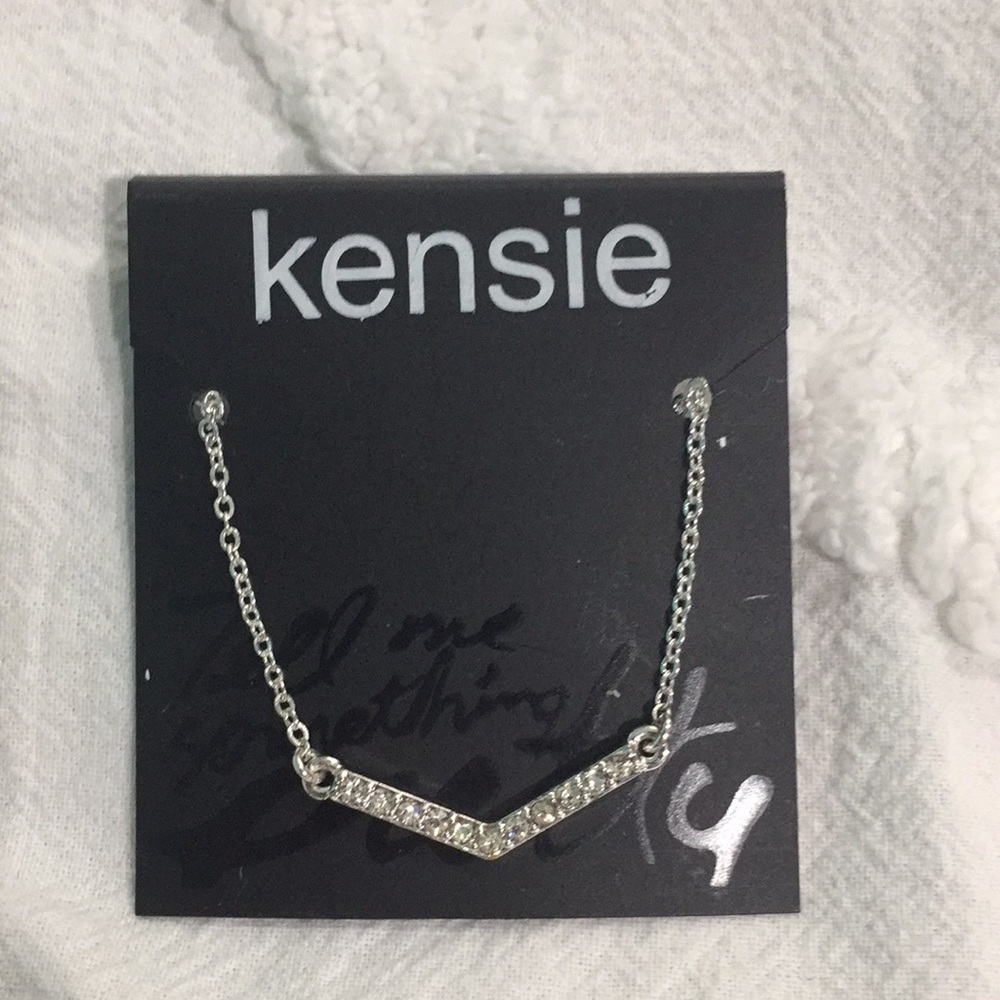 NWT kensie chevron pendant necklace - silver tone